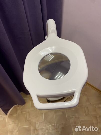 Лампа с увеличительным стеклом