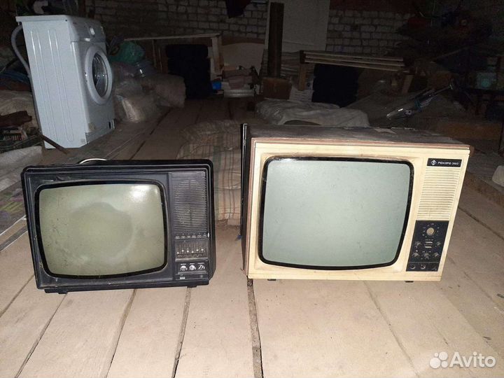 Старинный телевизор