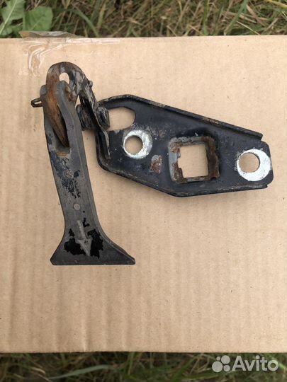 Замок капота mercedes w201