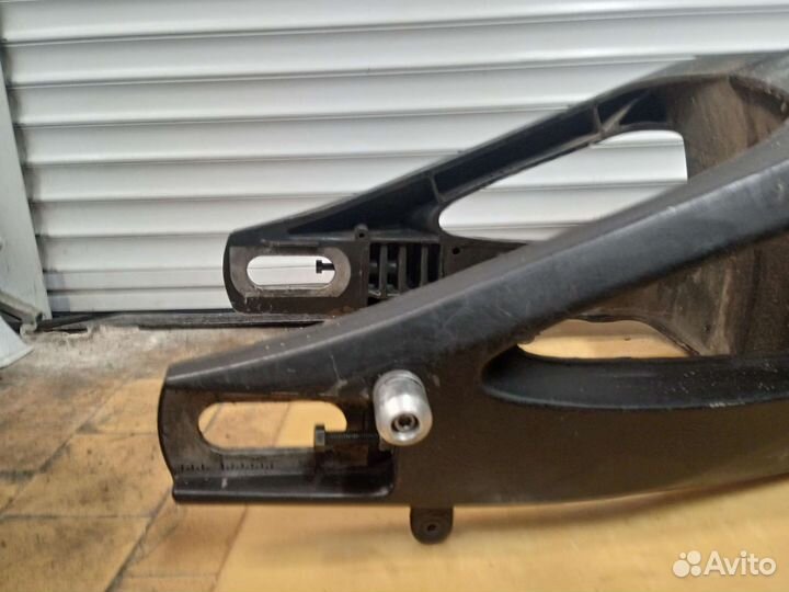 Yamaha R1 2004-2006. Маятник