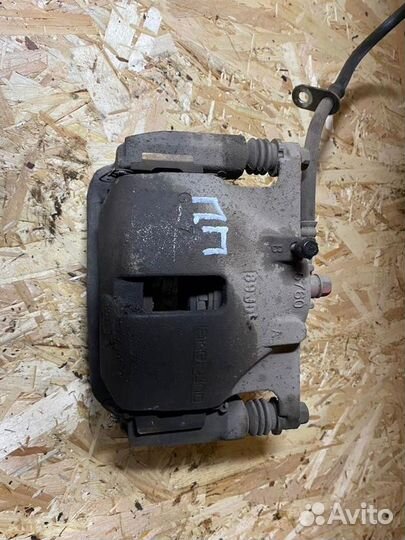 Суппорт передний правый Suzuki Vitara 2LY