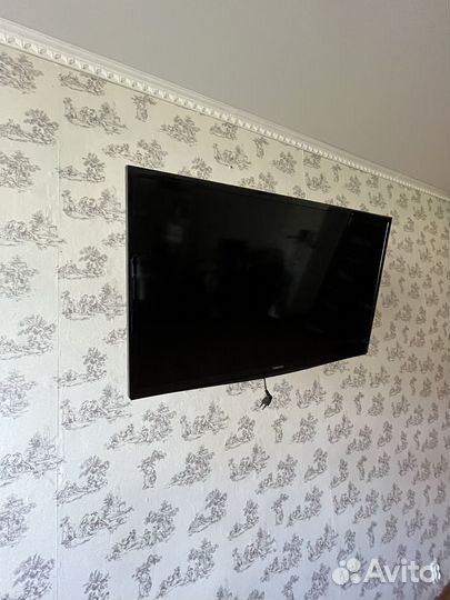 Телевизор Samsung UE32J4100AU 32 дюйма
