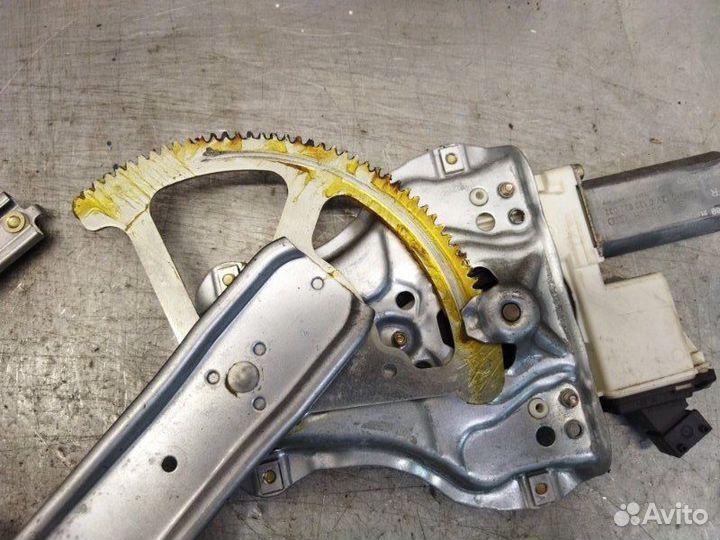 Стеклоподъемник передний правый Toyota Corolla E12