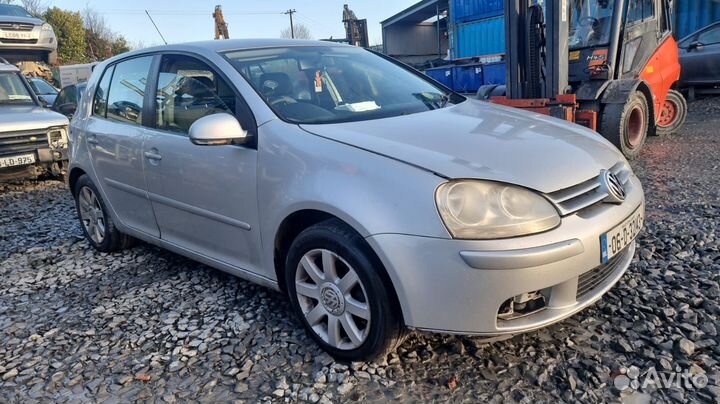 Фара правая Volkswagen Golf 5