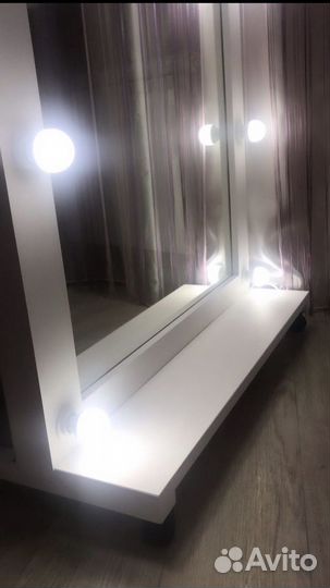 Гримерное зеркало из массива