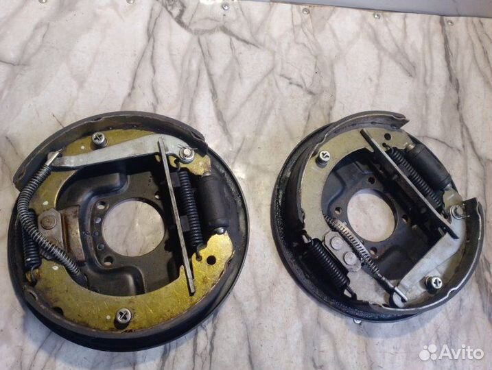 Тормозной щиток задний LADA 2107