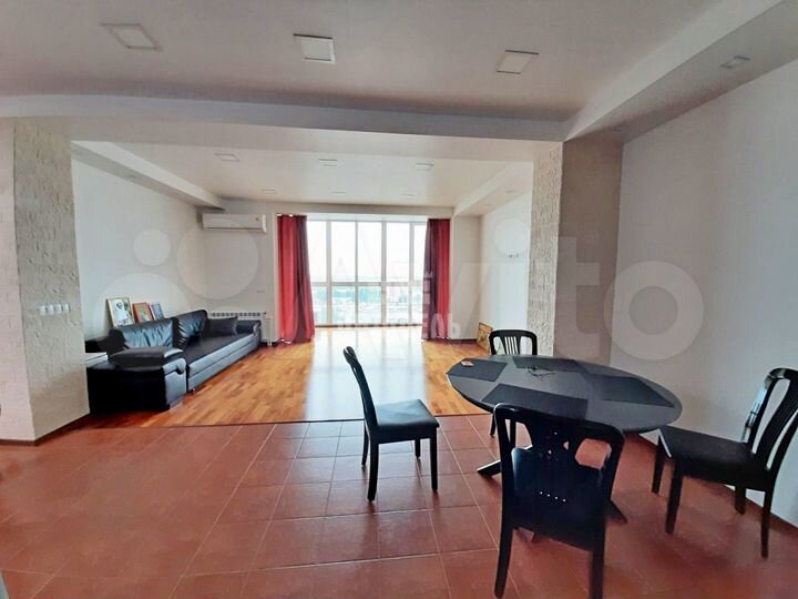 2-к. квартира, 83 м², 17/18 эт.