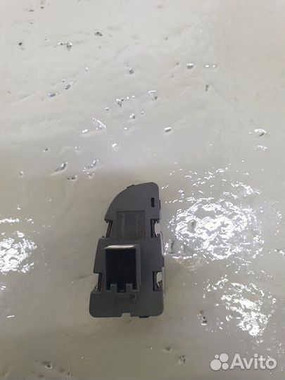 Кнопка бардачка Audi Q7 4LB 4.2 2007