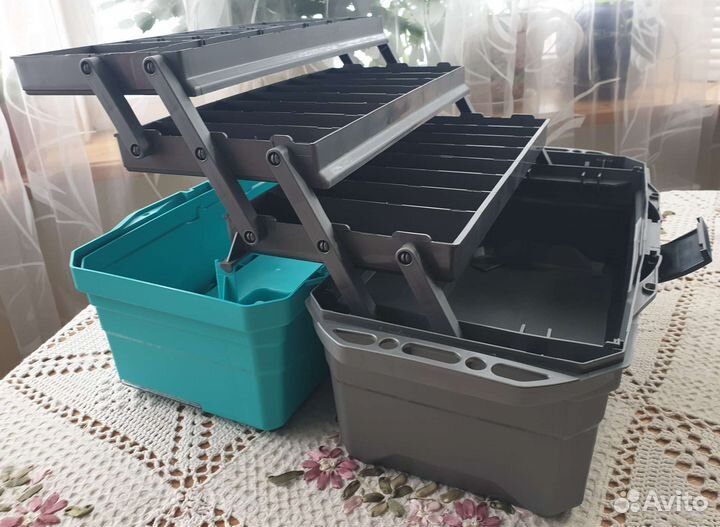 Ящик для рыболовных снастей трехполочный nisus