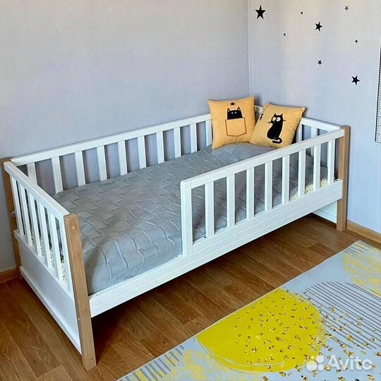 Детская кровать из массива