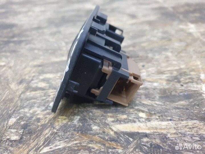 Кнопка стеклоподьемника задняя Porsche Cayenne 955