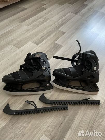 Коньки хоккейные