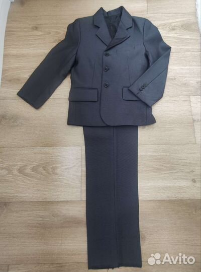 Школьный костюм для мальчика 128 серый