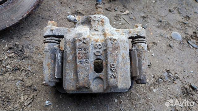 Суппорт задний правый Mitsubishi Galant 8