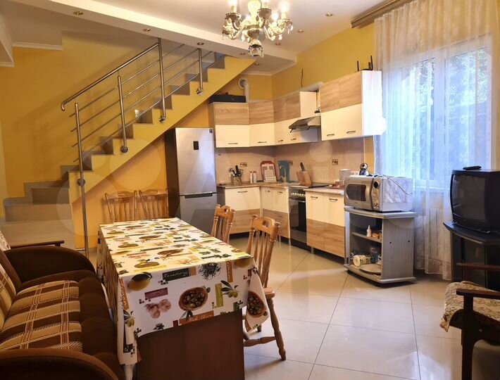 Комната 25 м² в 3-к., 1/3 эт.