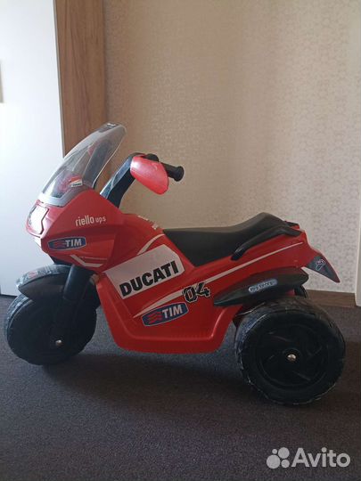Детский электро мотоцикл ducati Peg Perego
