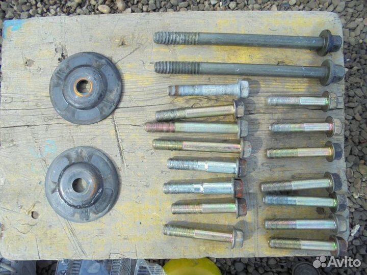 Болт подвески передний Honda Inspire UA1 G20A