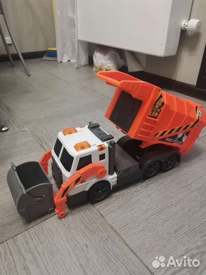 Мусоровоз игрушка