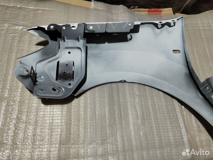 Крыло правое Р ено Логан 2, Сандеро 2 Белое повтор