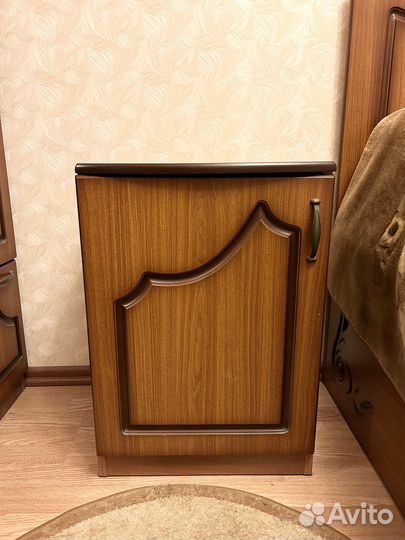 Тумбочка прикроватная