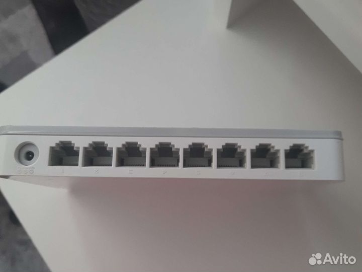 Коммутатор D-Link DGS -1008C