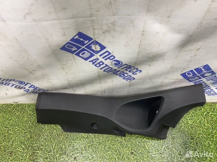 Обшивка стойки задняя левая Ford Focus 2 хэтчбек