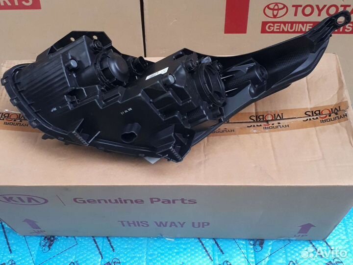 Киа Церато 4 фара правая 92102-M6100