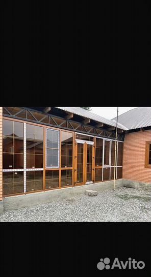 Пластиковая дверь