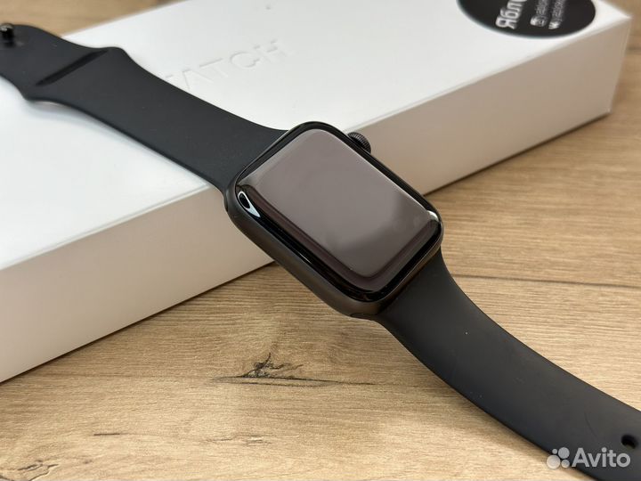 Apple Watch Series 5 44mm Space Gray