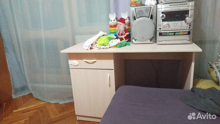 Письменный стол