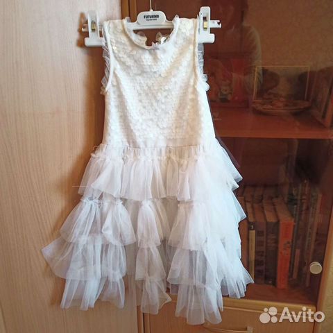 Платье нарядное на девочку 5-6 лет