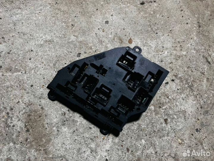 Блок предохранителей Bmw 7 F02 N63B44A 2011