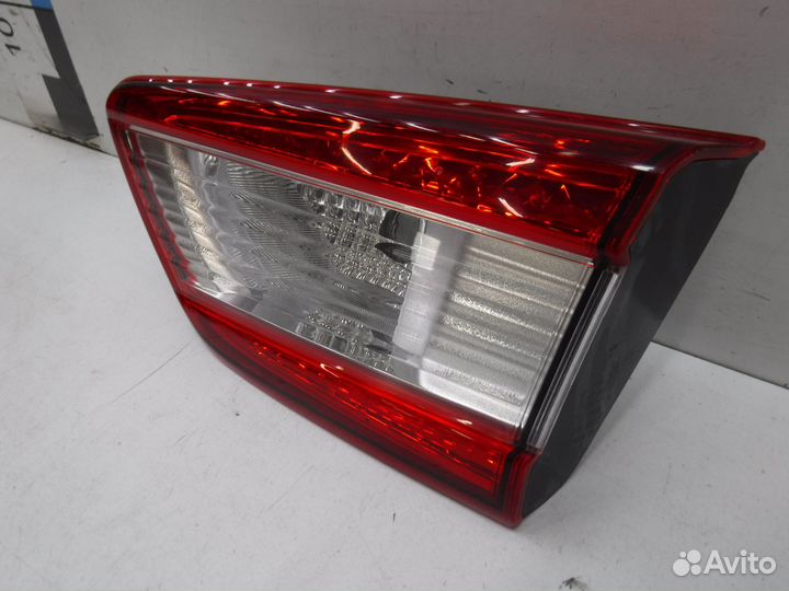 Фонарь задний правый внутренний на Subaru XV