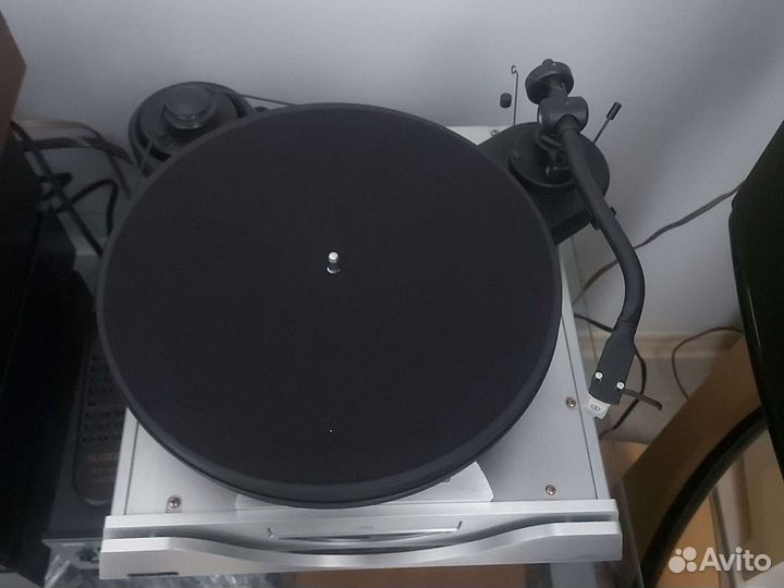 Проигрыватель винила Pro-ject RPM 1.3