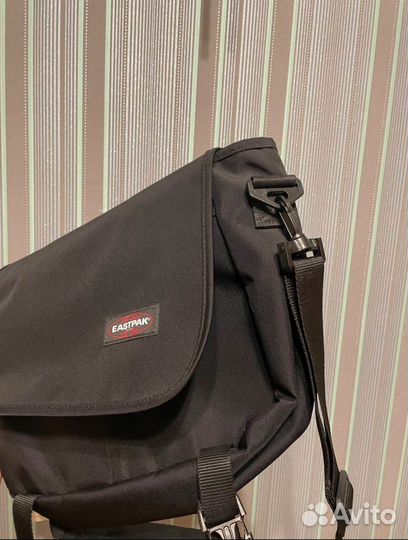 Сумка мессенджер eastpak