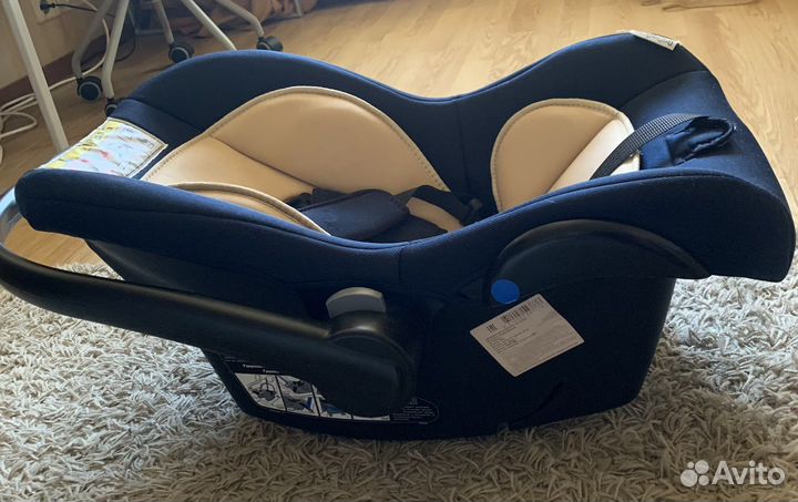 Детское кресло в машину
