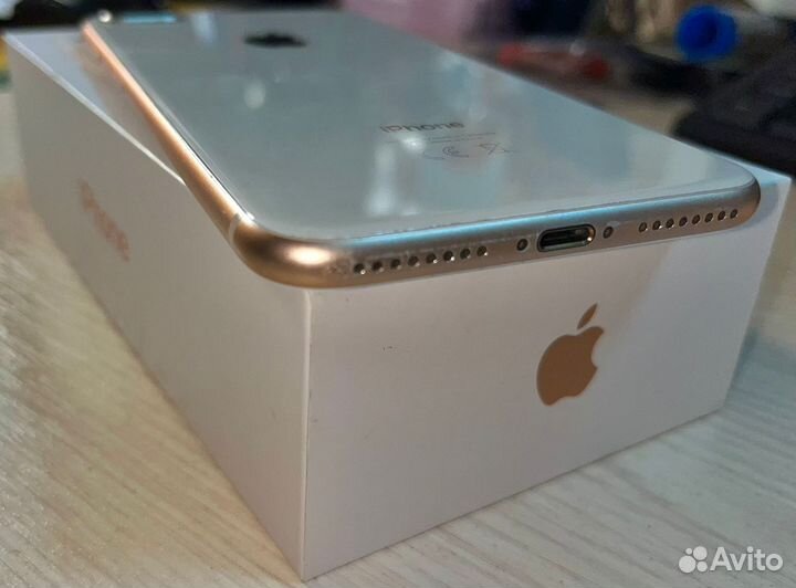 Телефон iPhone 8 plus