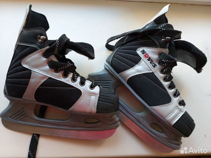 Коньки хоккейные