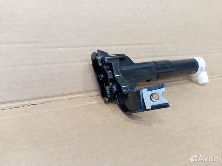 Форсунка омывателя фар правая Lexus LX570