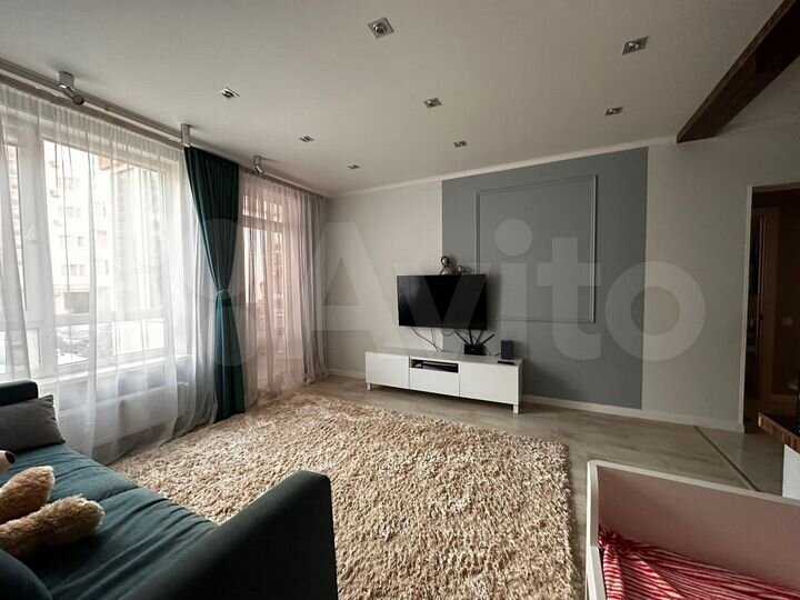 2-к. квартира, 62 м², 1/10 эт.