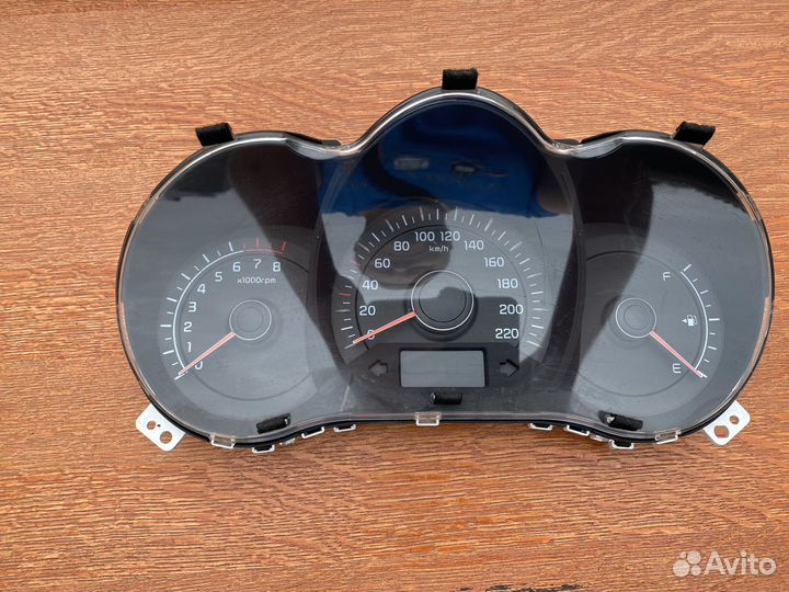 Приборная панель (щиток приборов) kia rio 3