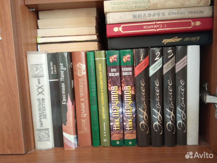 Продам книги