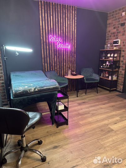 Рабочее место мастера перманентного макияжа