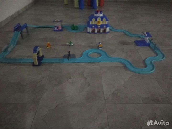 Штаб и Треки с умными машинами Поли робокар