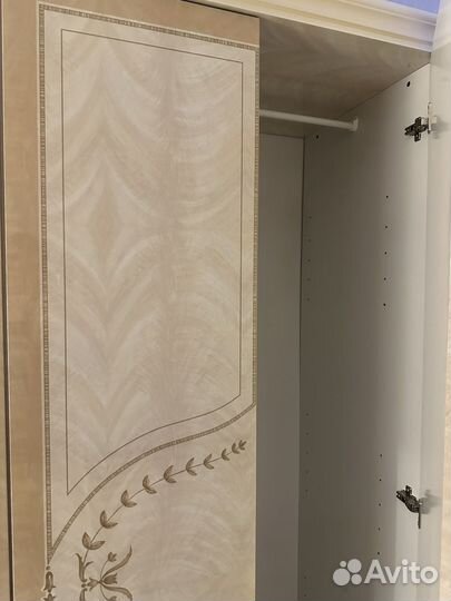 Шкаф распашной