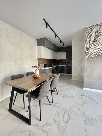 4-к. квартира, 72,6 м², 10/25 эт.