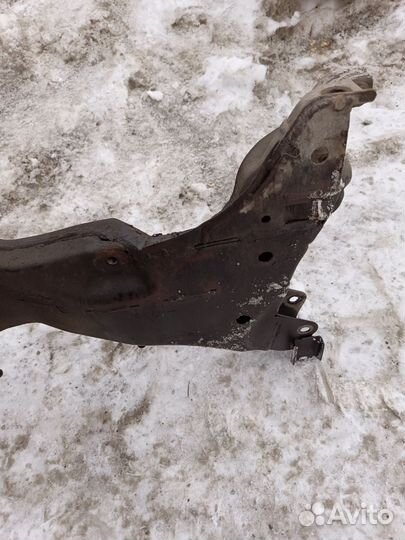 Подрамник Mitsubishi Lancer 9