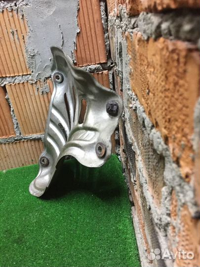 Экран тепловой Toyota Auris E150