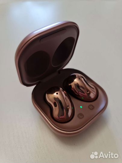 Беспроводные наушники Samsung buds live
