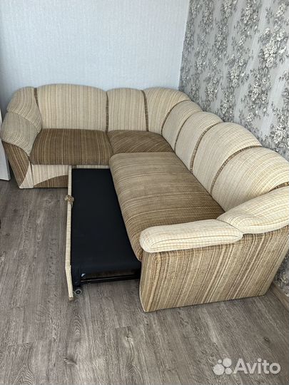 Продам угловой диван бу